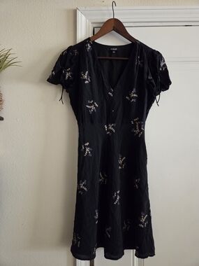 Madewell Black Silk Floral V-Neck Midi Dress